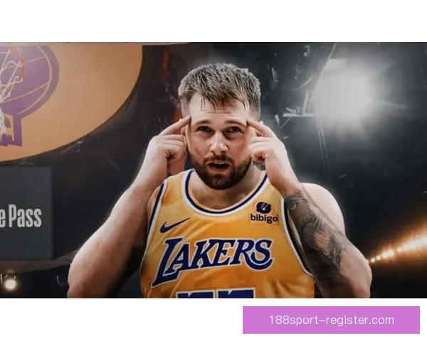 湖人首节崩盘大比分落后雷霆 东契奇状态低迷里夫斯伤情成疑