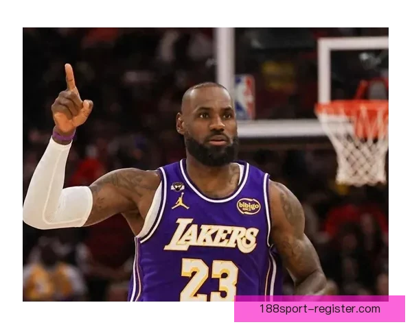 41岁勒布朗差1篮板三双遭多次争议判罚 湖媒怒批裁判判决荒谬